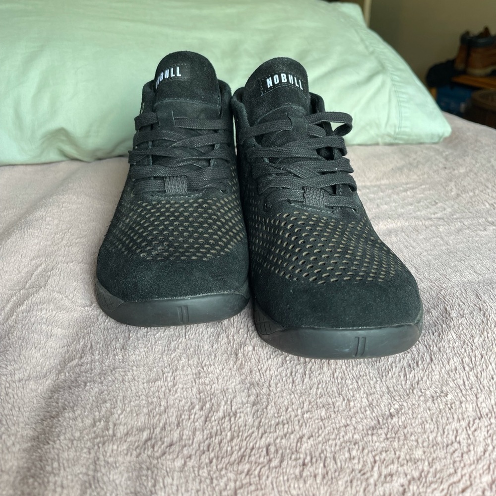 Women’s size 10 NOBULL high top